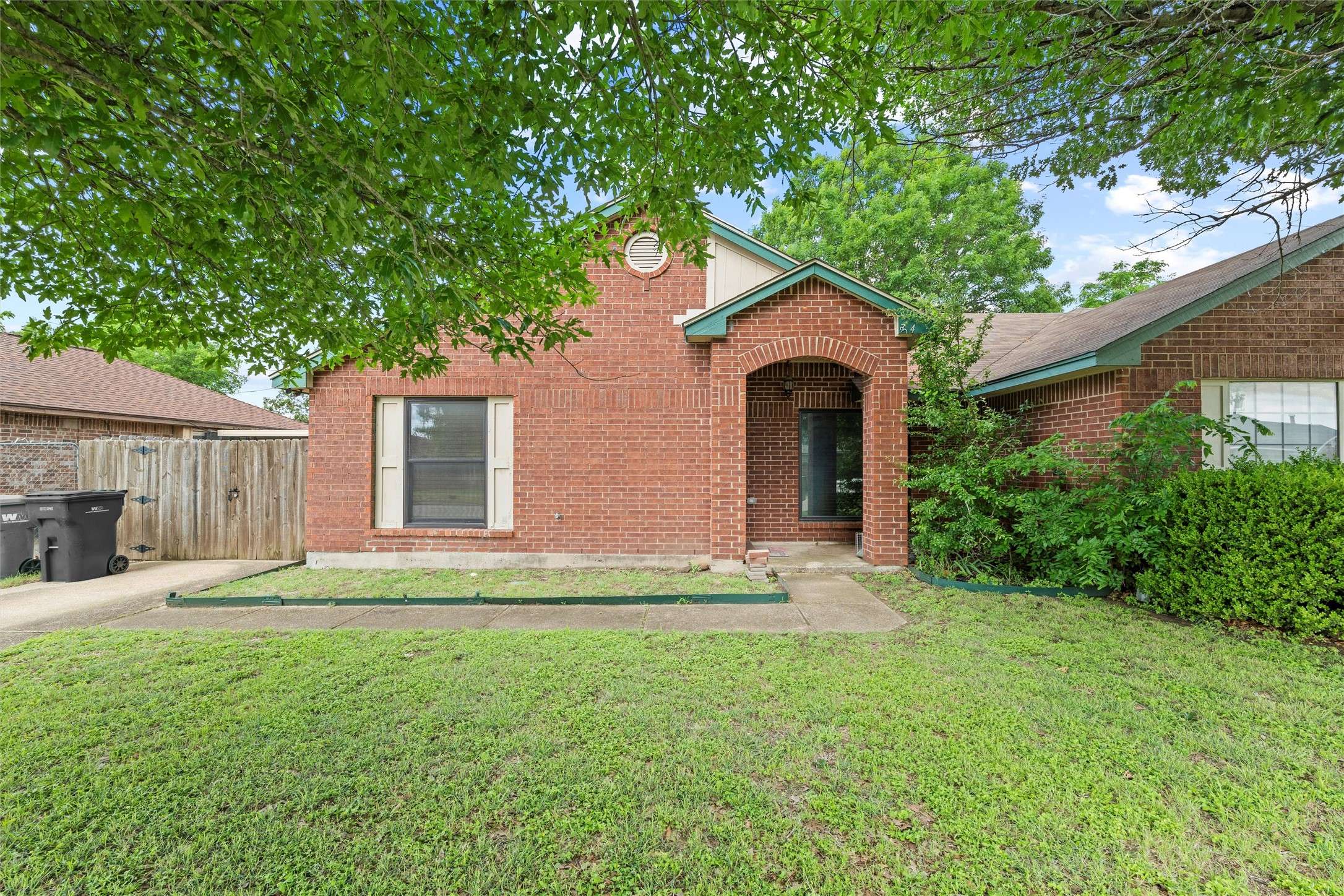 734 Lemons ST, Cedar Hill, TX 75104