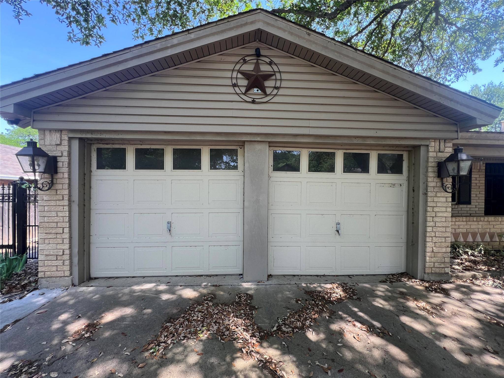 332 Belmont ST, Hurst, TX 76053