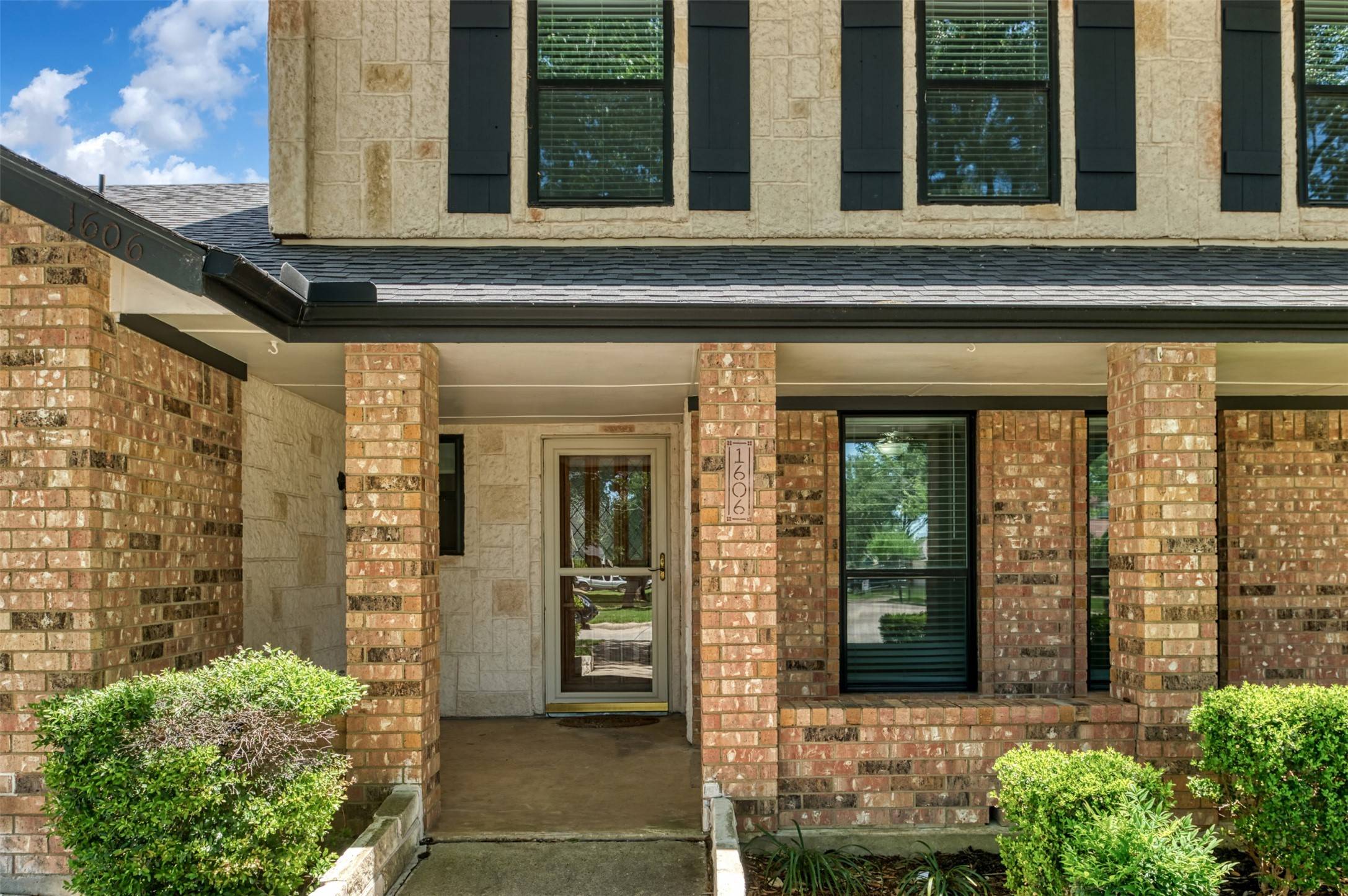 Lewisville, TX 75067,1606 Clarendon DR