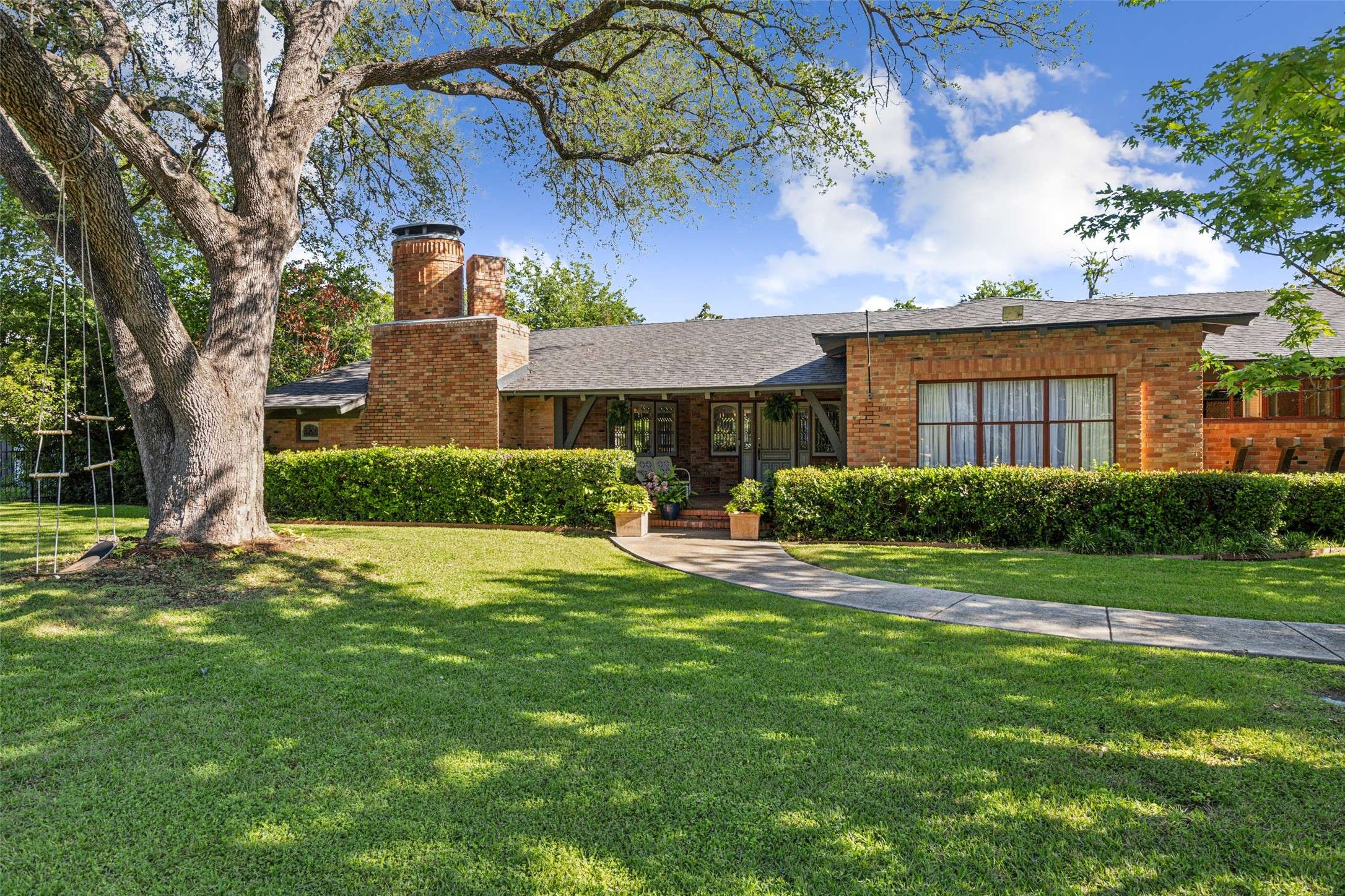 Dallas, TX 75229,4549 Walnut Hill LN