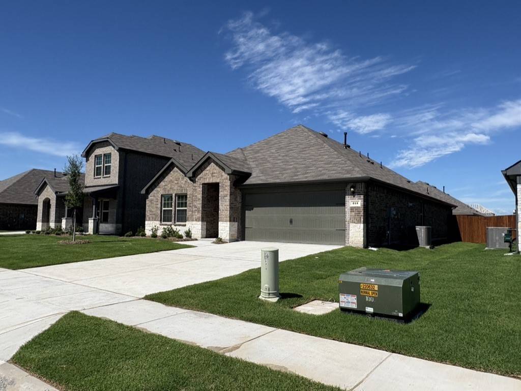 213 Marcell LN, Caddo Mills, TX 75135