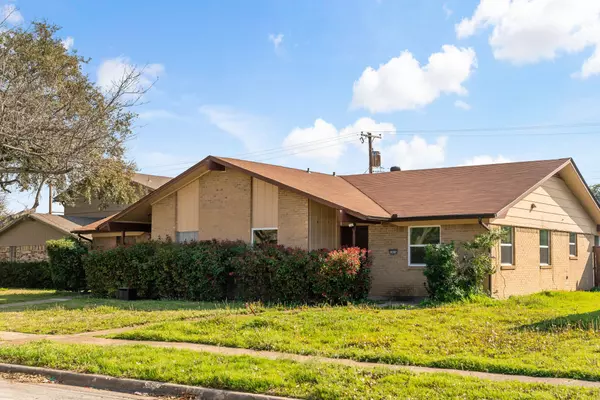 Dallas, TX 75238,12816/12818 Pandora DR