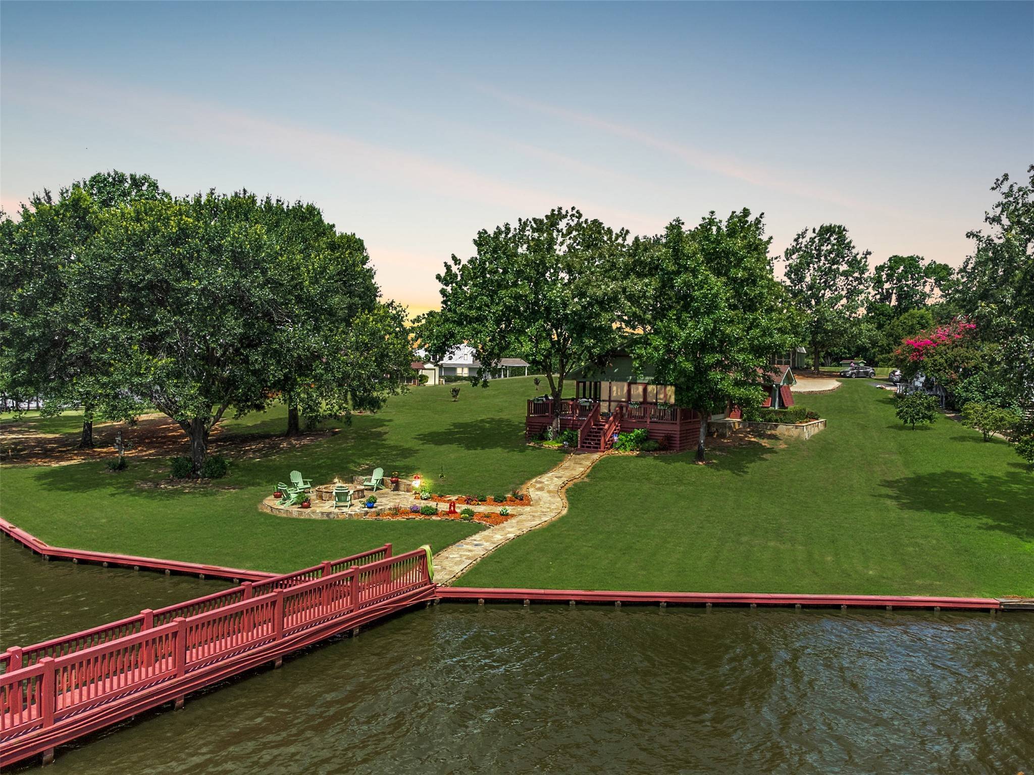 209 Rocky Point RD, Mount Vernon, TX 75457
