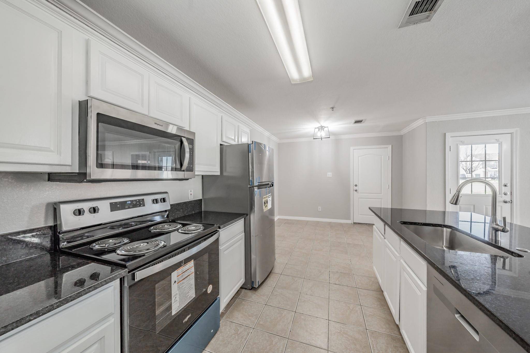 Keller, TX 76248,230 Overleaf DR