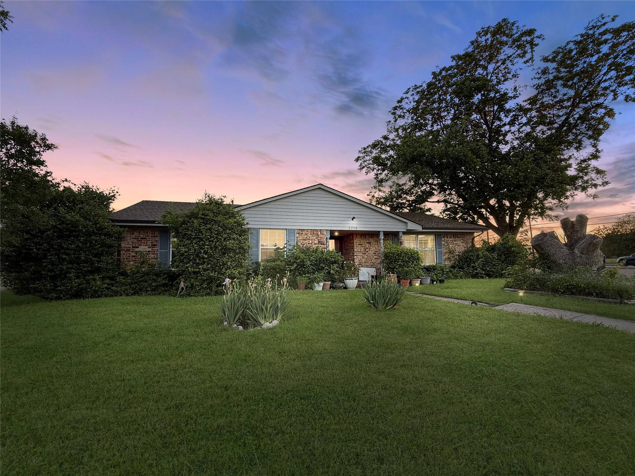 2725 Rustown DR, Mesquite, TX 75150