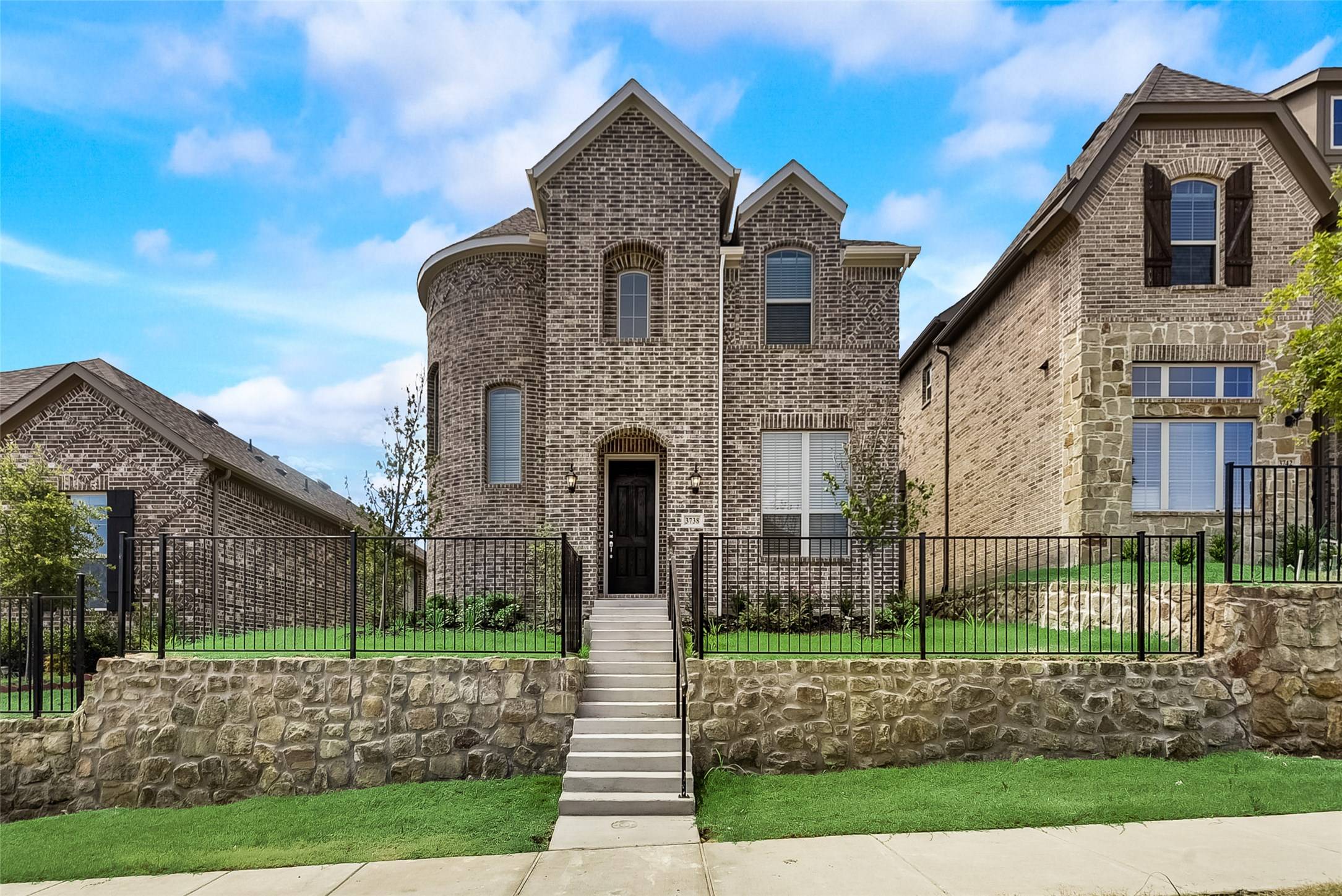 3738 Adriana AVE, Irving, TX 75038
