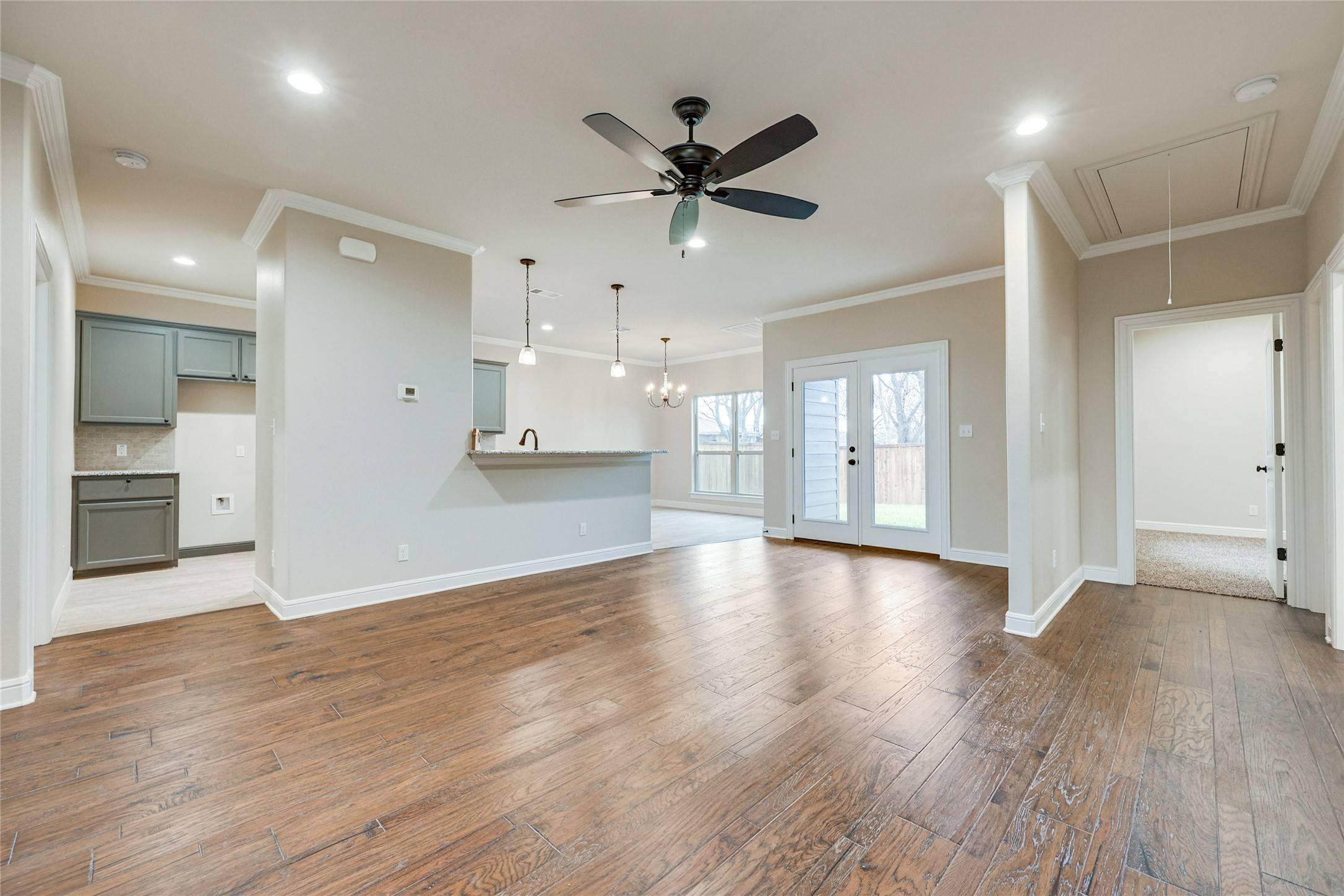 Sherman, TX 75092,306 W Mclain DR