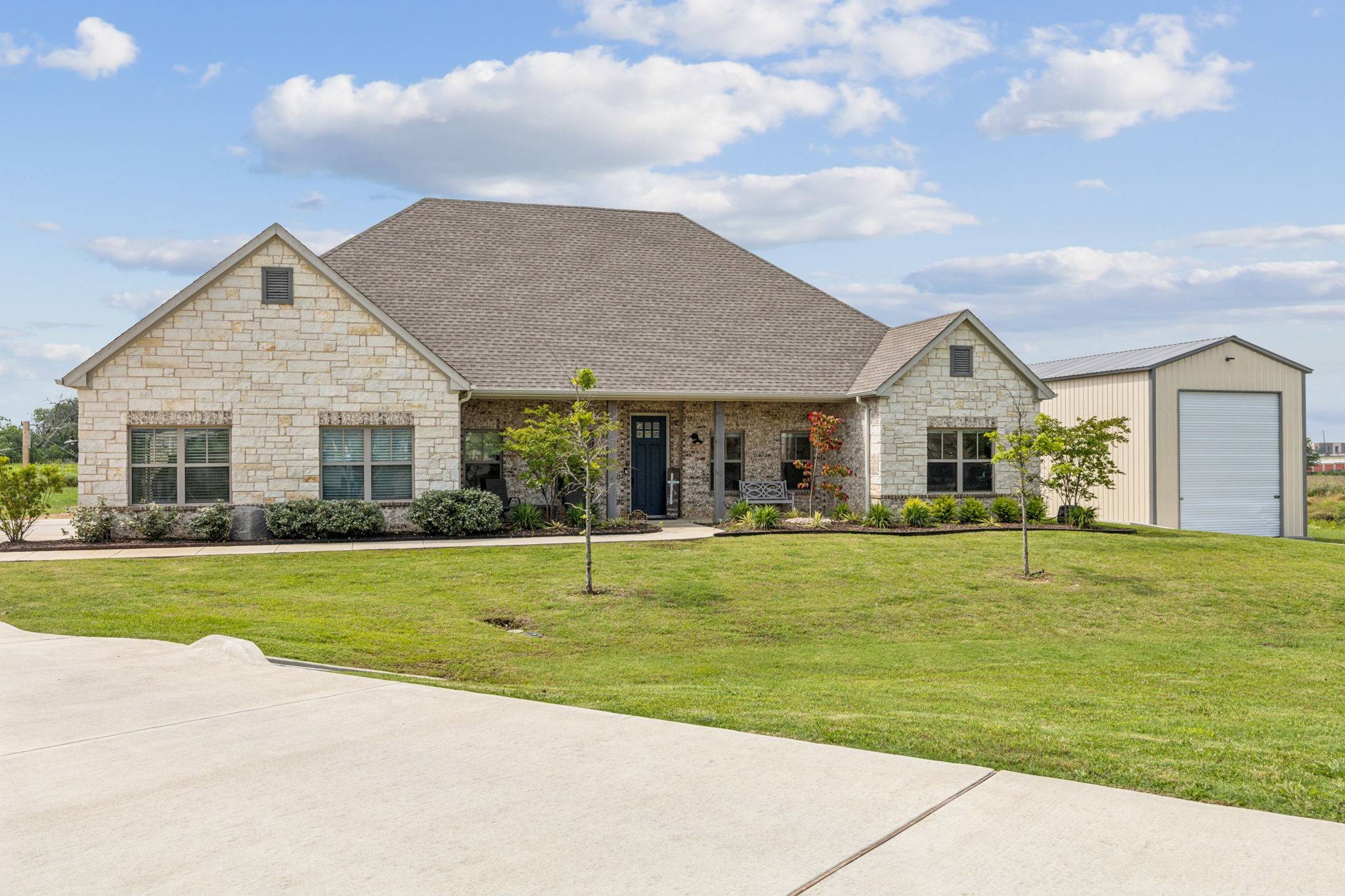 7024 Adtel LN, Sanger, TX 76266