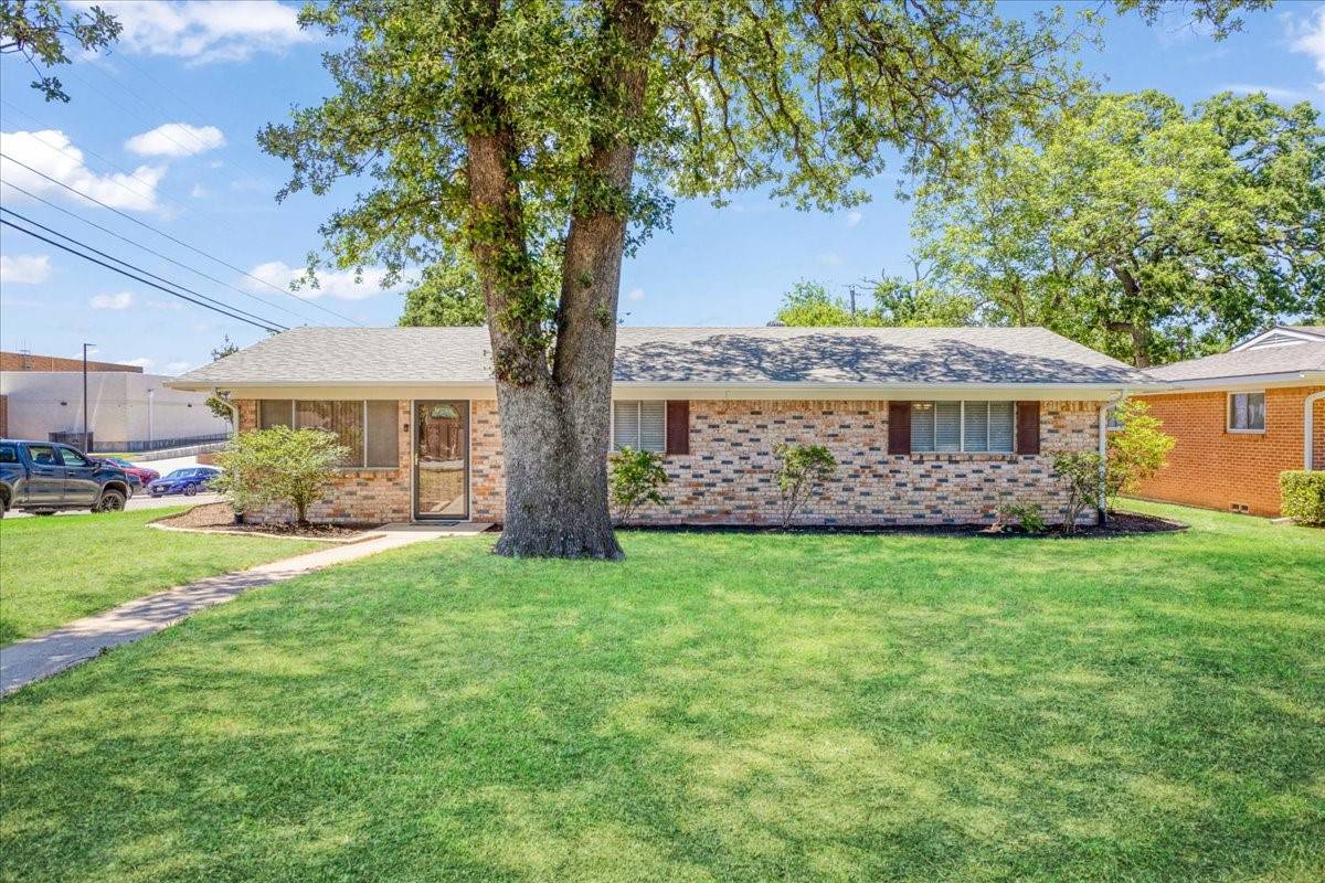 131 S Imperial DR, Denison, TX 75020