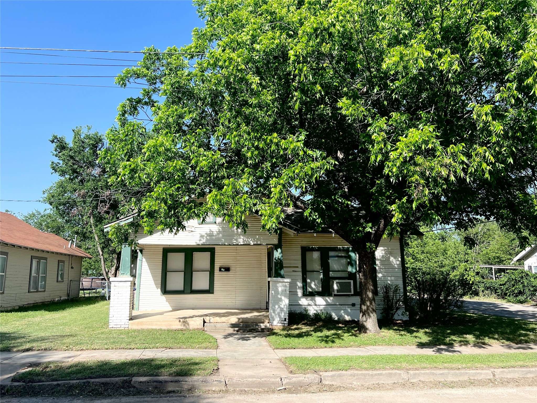 Brownwood, TX 76801,1801 6th ST