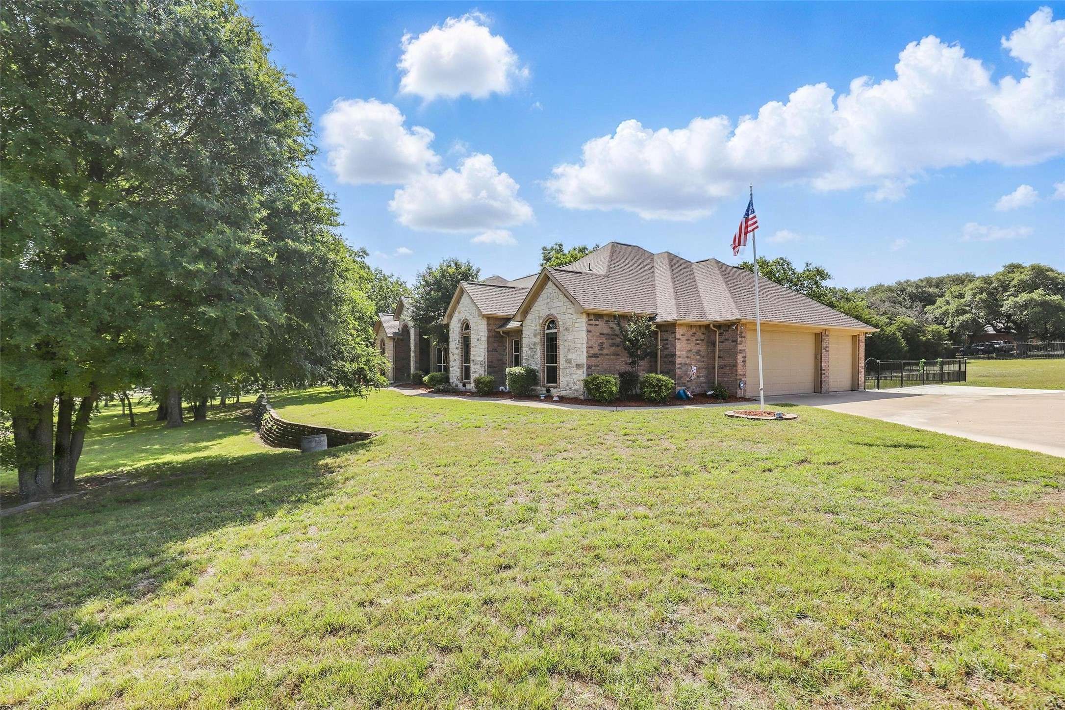 Cresson, TX 76035,104 E Hidden Meadow CT