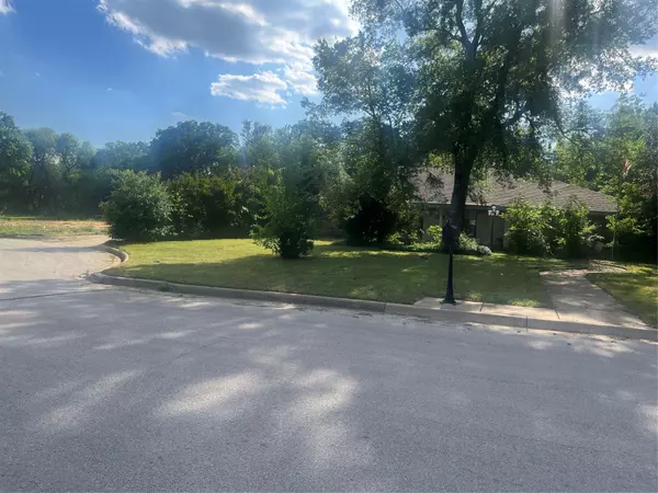 Southlake, TX 76092,1212 Oakwood TRL