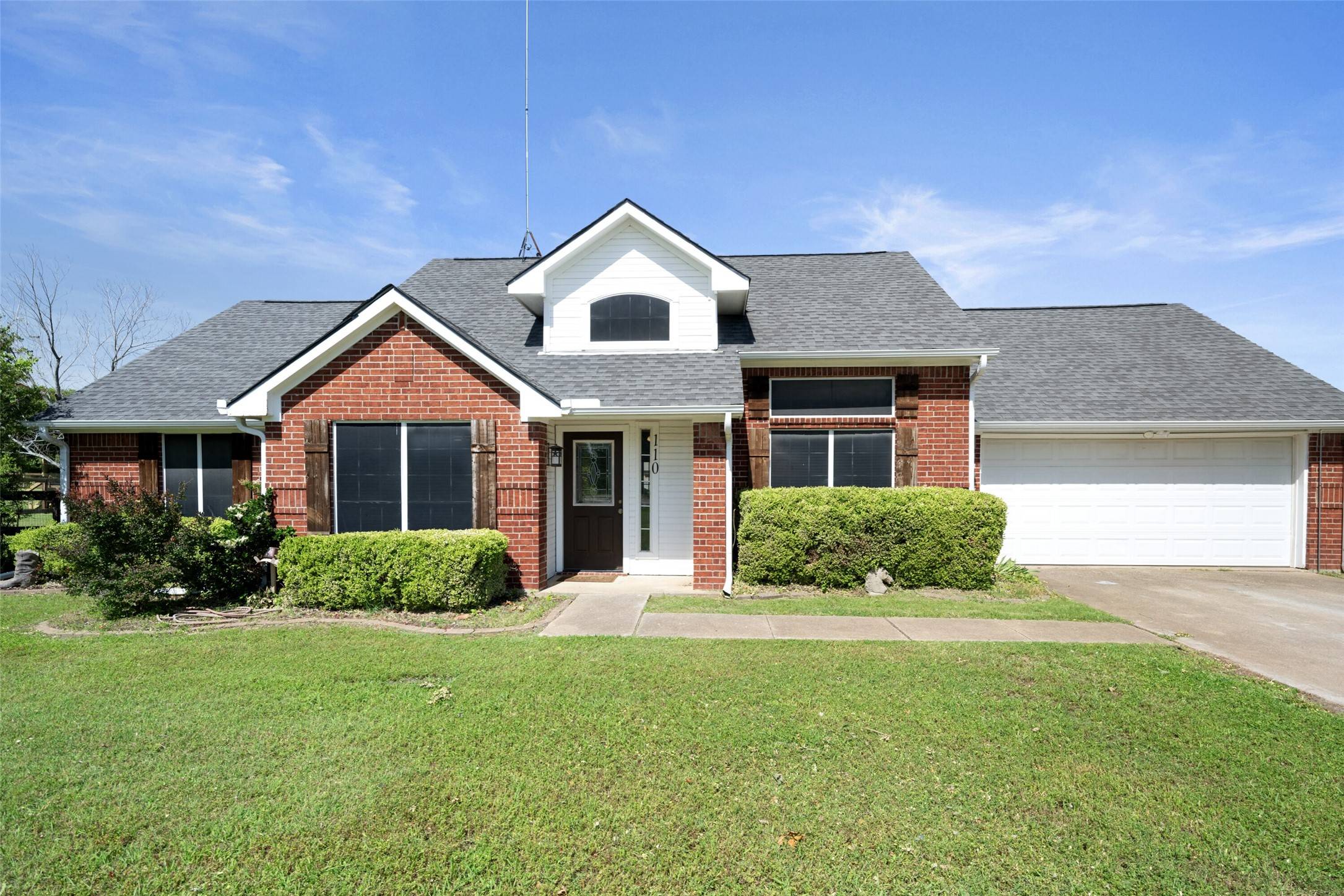 110 Mulberry DR, Trenton, TX 75490