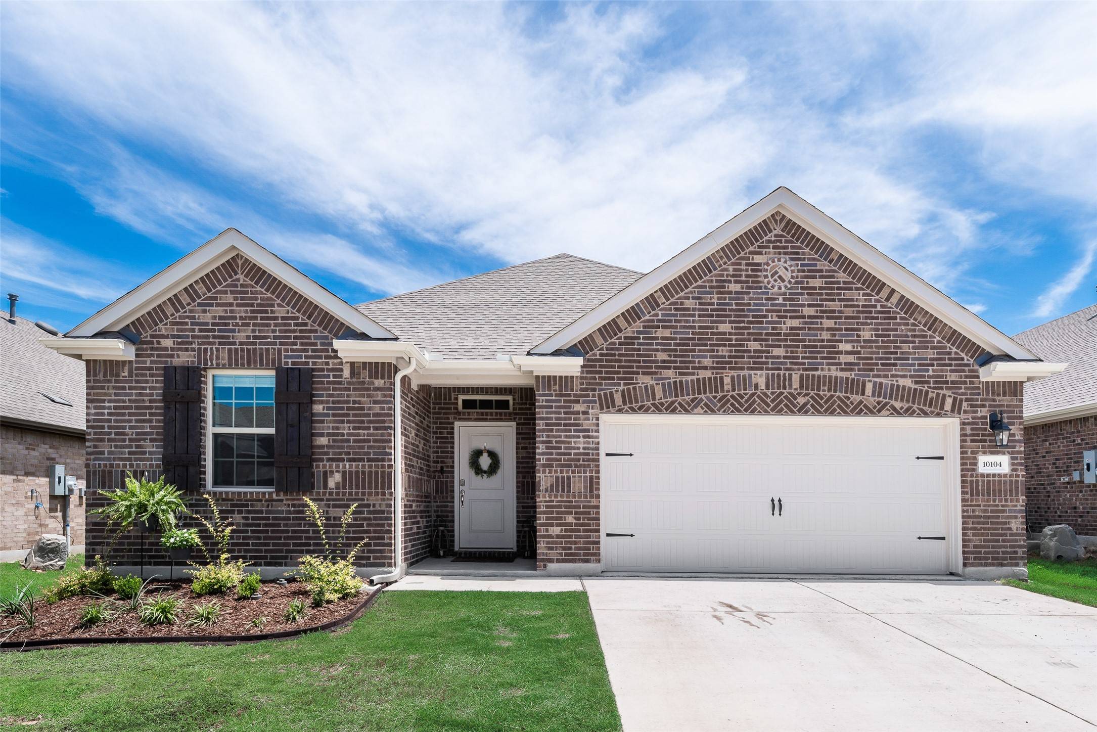 10104 Tidwell ST, Aubrey, TX 76227