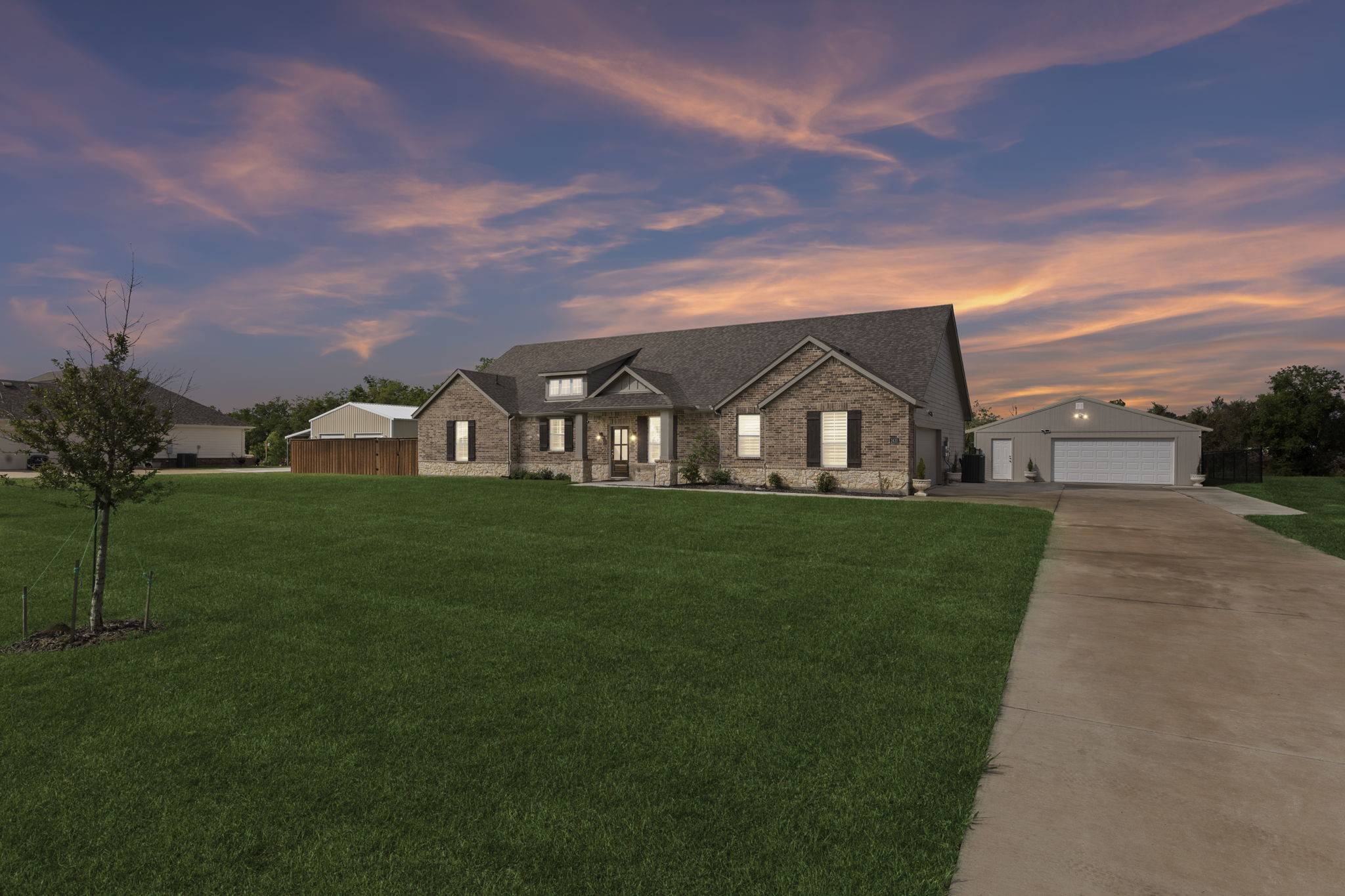2410 Blackjack Oak RD, Oak Ridge, TX 75161