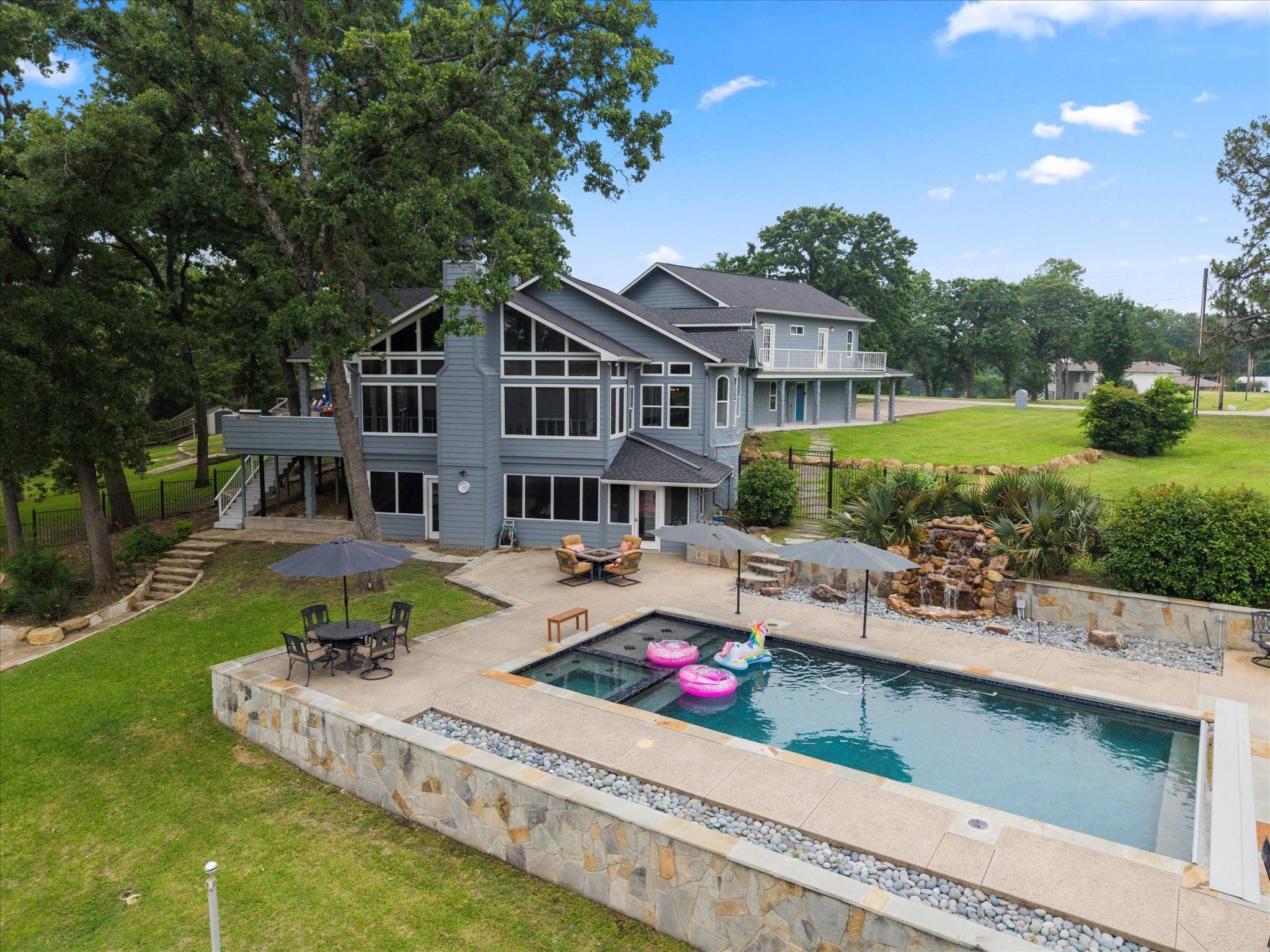 125 Oak Creek DR, Tool, TX 75143
