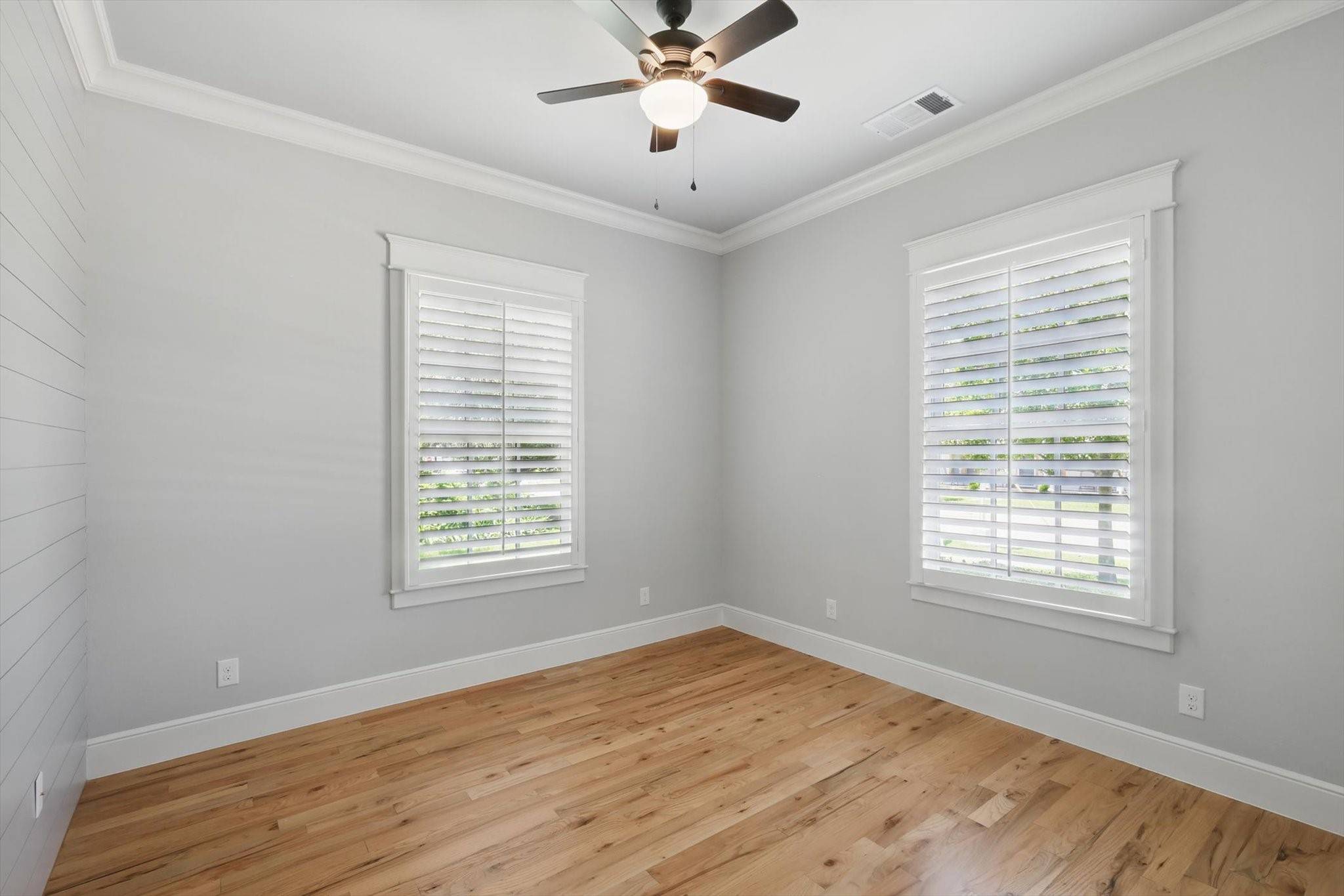 Grapevine, TX 76051,526 E Worth ST
