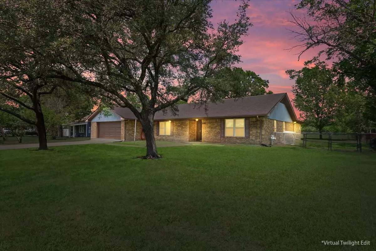 Riesel, TX 76682,109 Hilltop ST