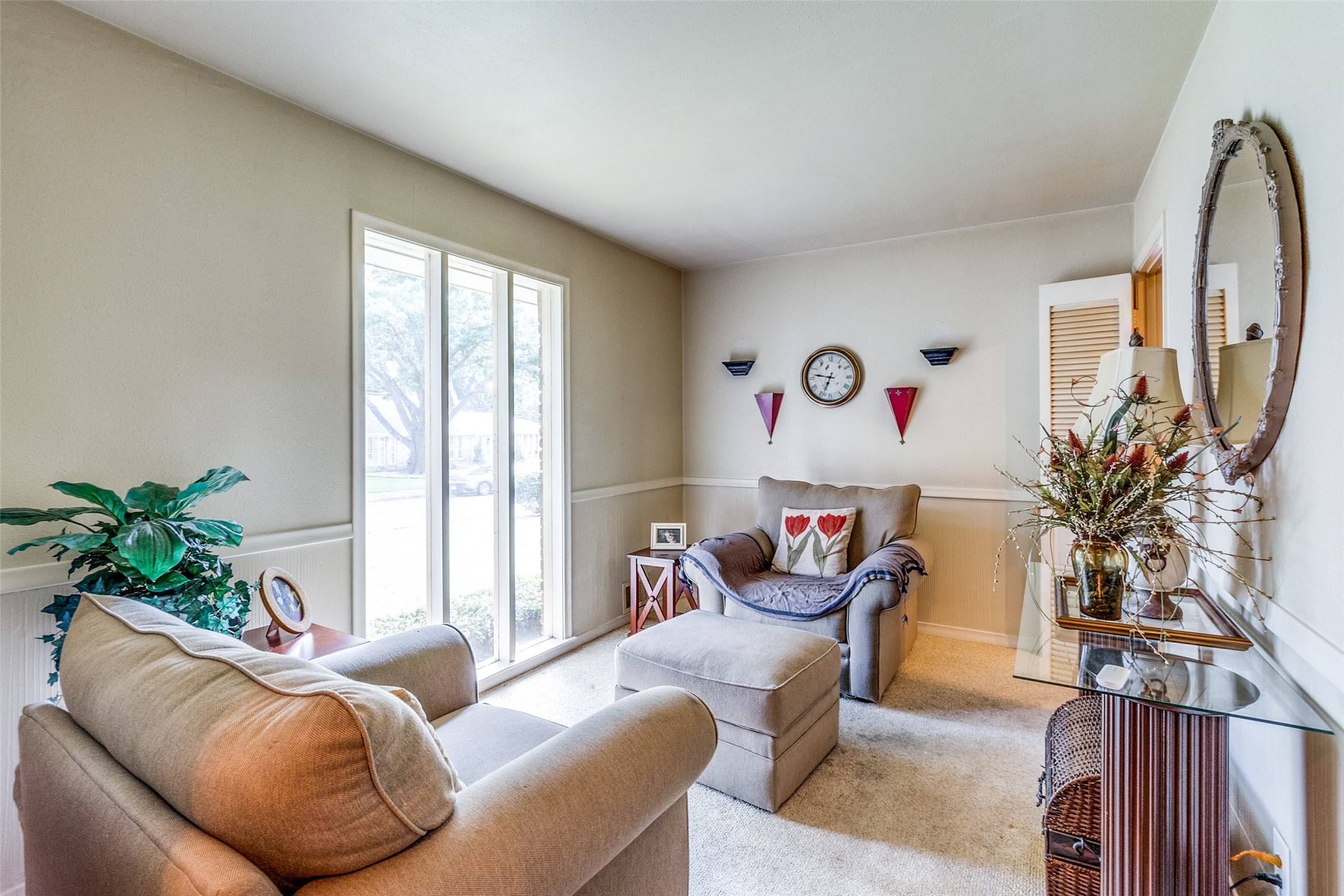 Dallas, TX 75229,4245 Royal Ridge DR