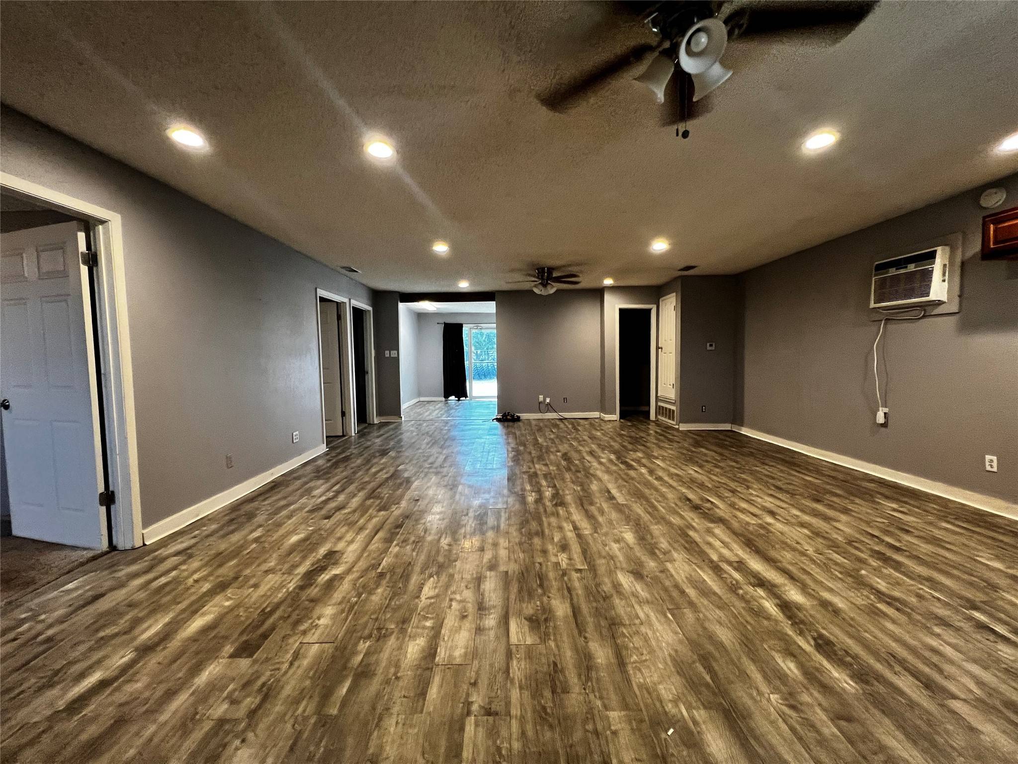Comanche, TX 76442,106 Lane St