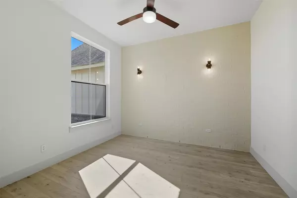 Weatherford, TX 76087,1023 Eagles Bluff