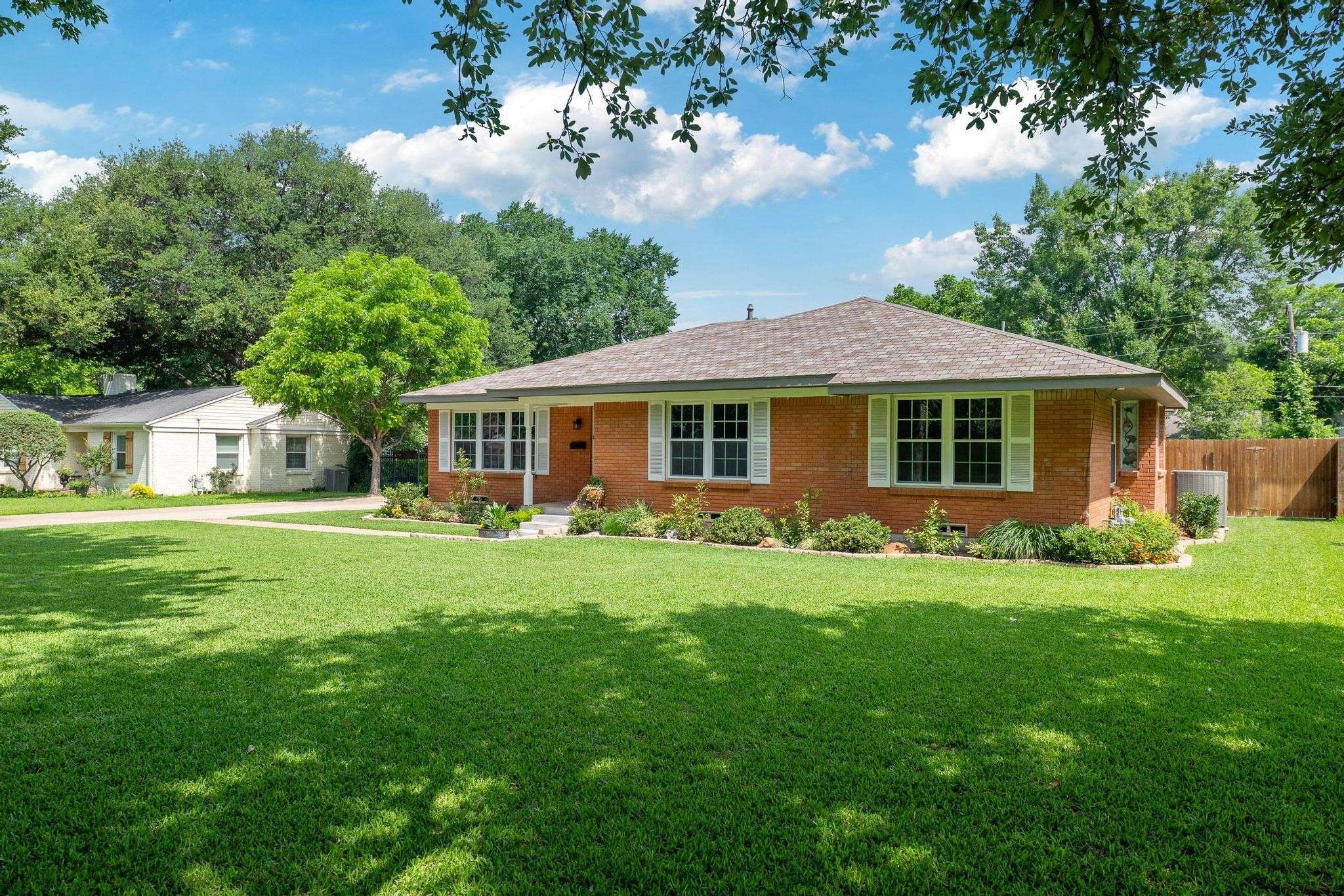 Arlington, TX 76012,1209 Redbud DR