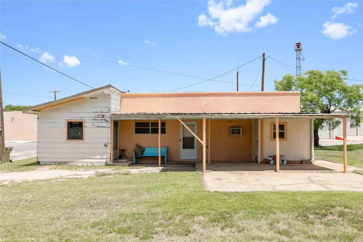 Bangs, TX 76823,201 S 1st ST