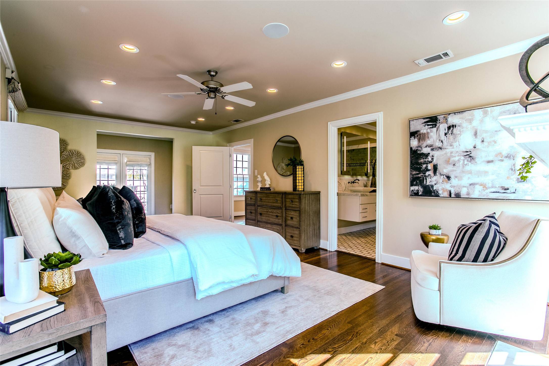 Dallas, TX 75219,2916 Sale ST