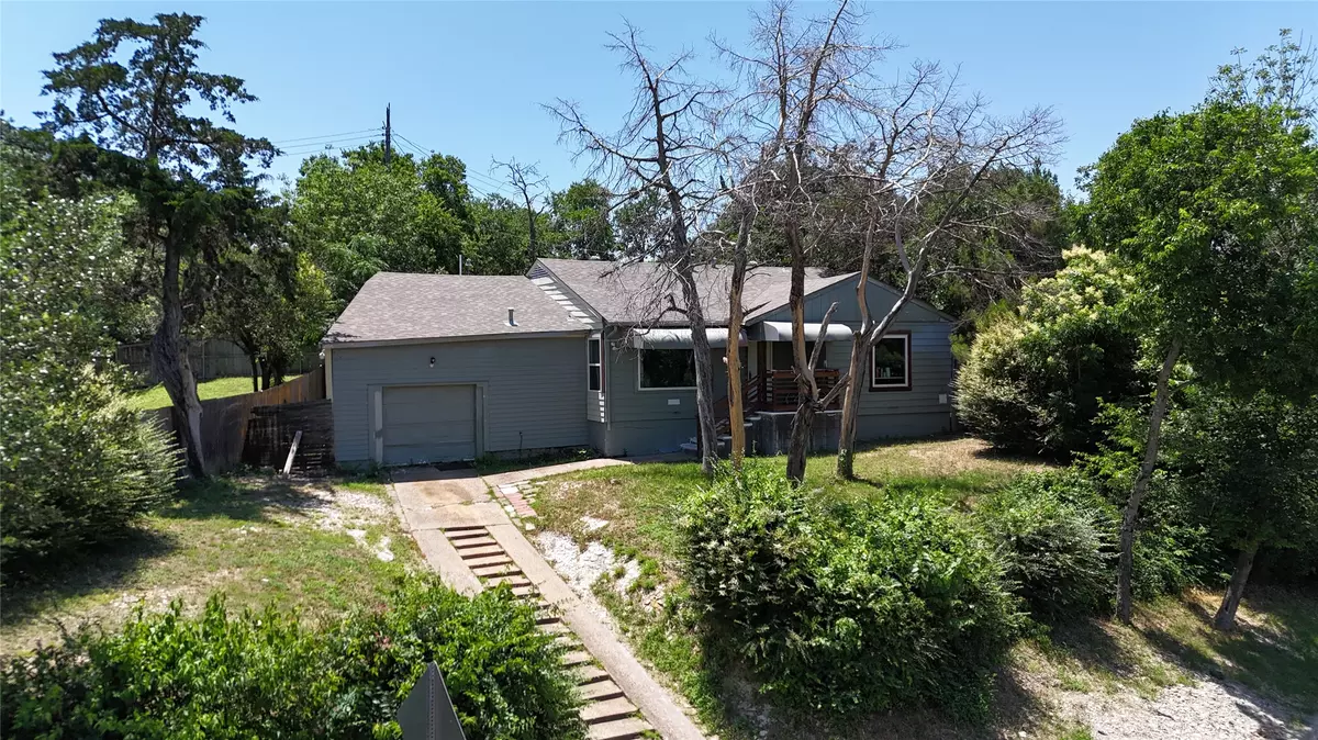 Dallas, TX 75211,3134 W Jefferson BLVD