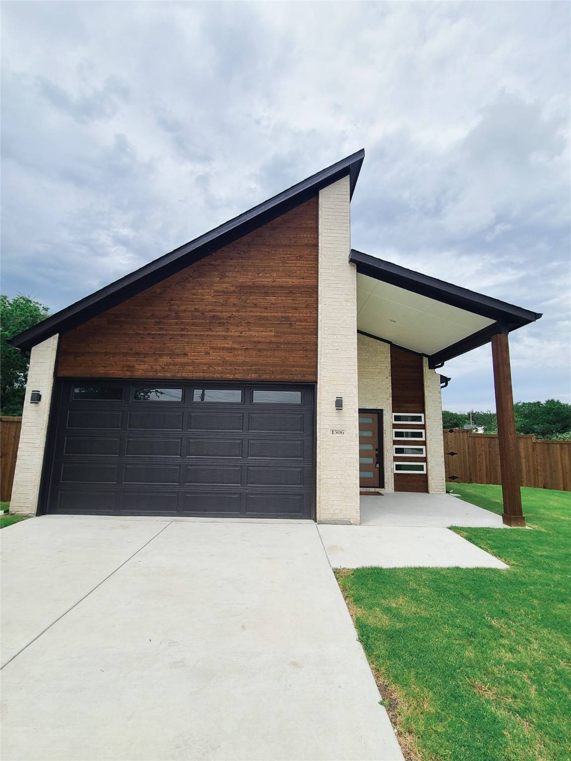 1506 SAYLE ST, Greenville, TX 75401