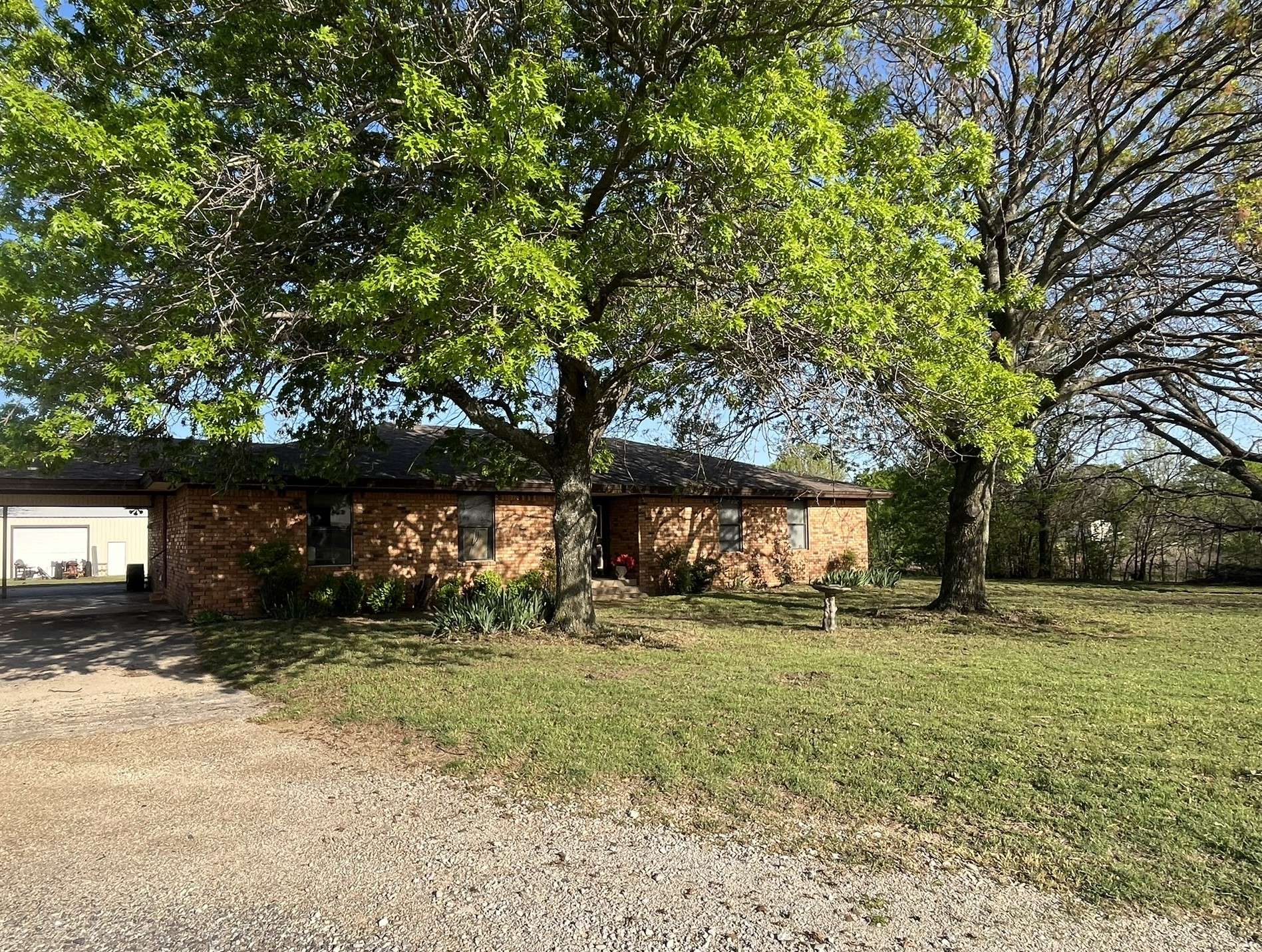 Henrietta, TX 76365,12165 Hwy 148