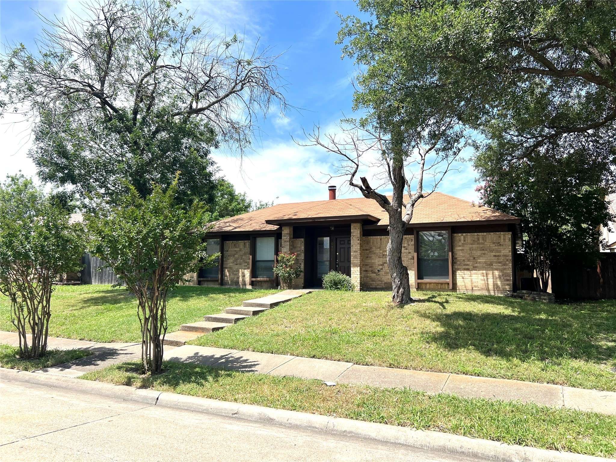2617 Independence DR, Mesquite, TX 75150
