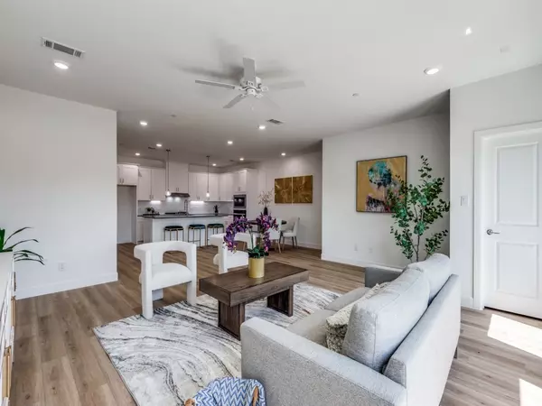 The Colony, TX 75056,5617 Woodlands DR