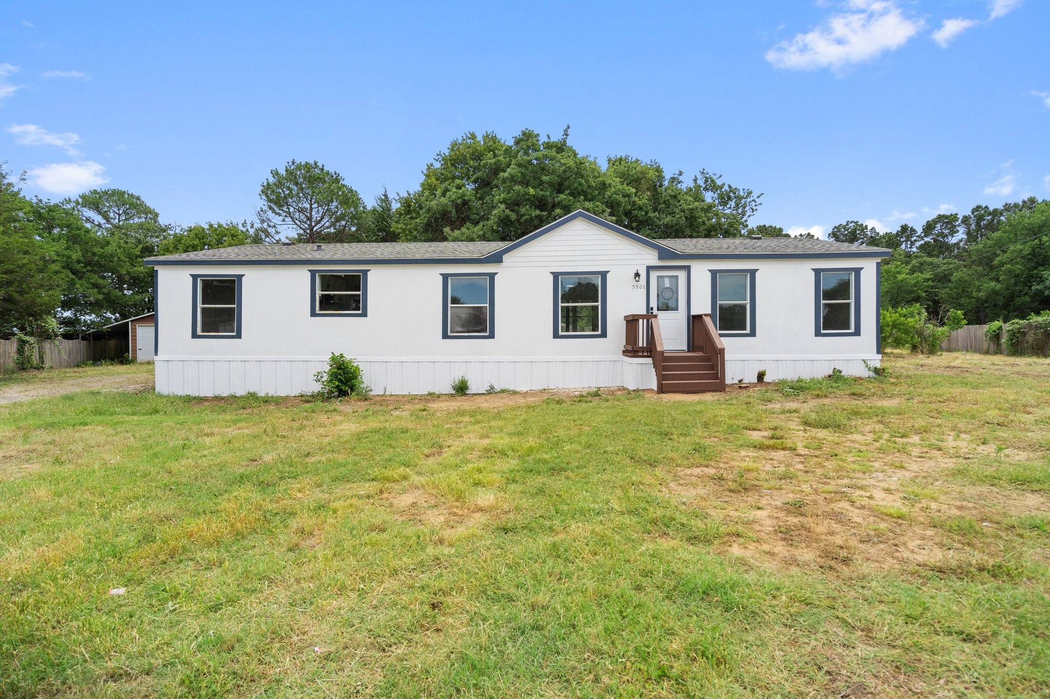 5901 Vinery LN, Joshua, TX 76058