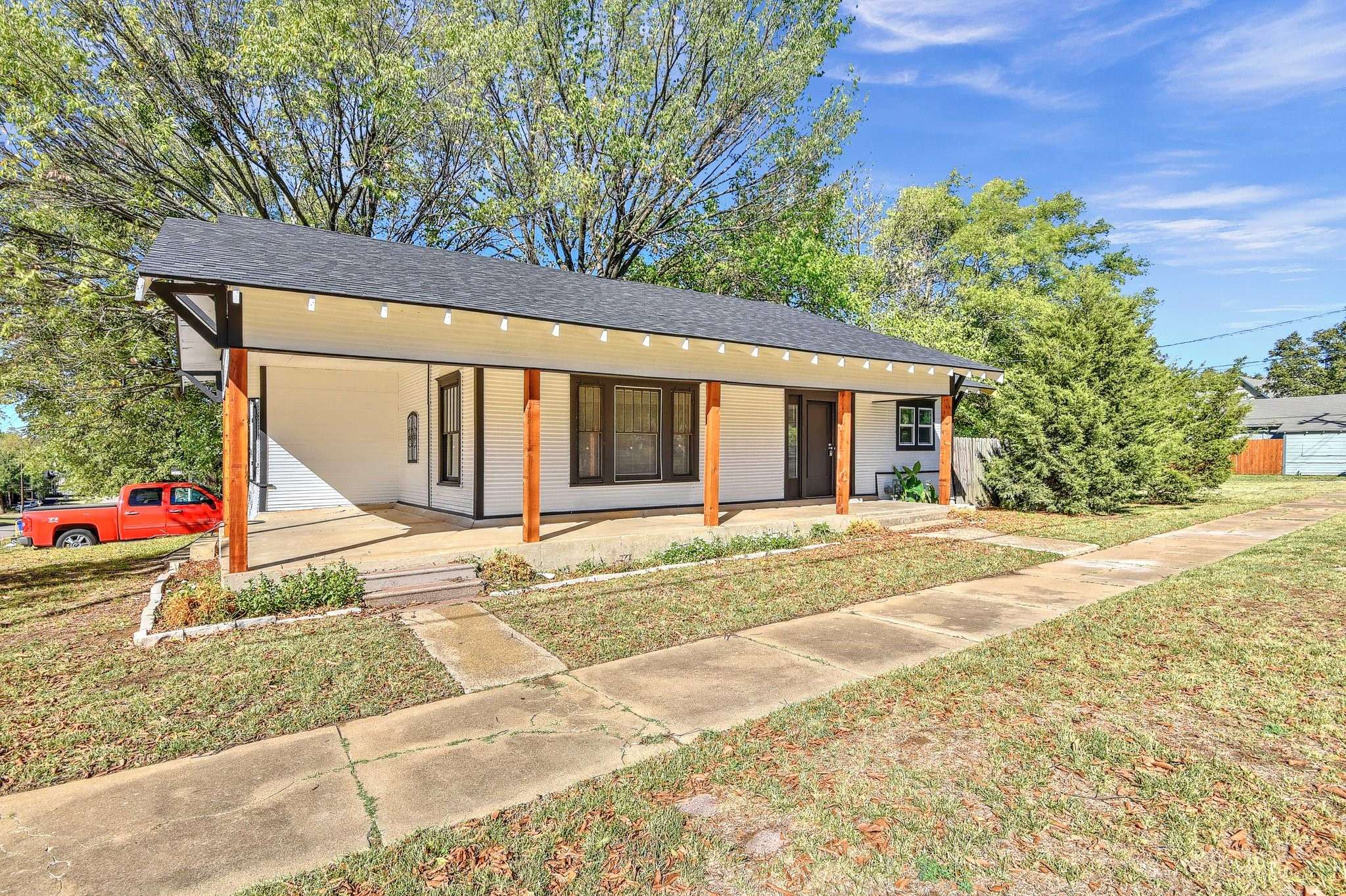 Denison, TX 75020,1115 S Rusk AVE