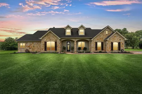 824 Lakeland Park CIR, Mart, TX 76664