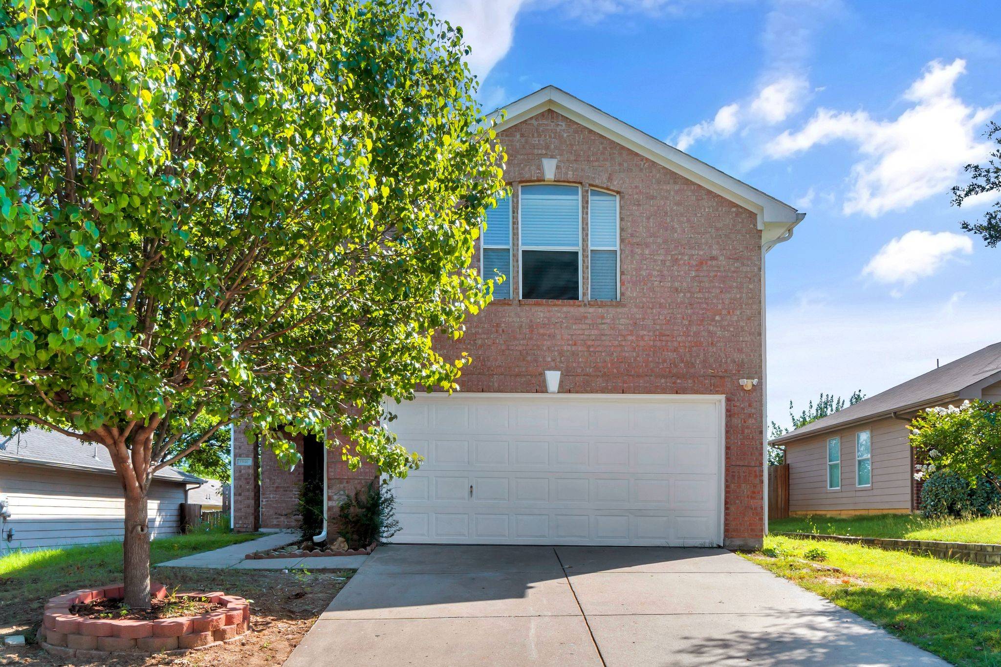 Dallas, TX 75051,1946 Courtside DR