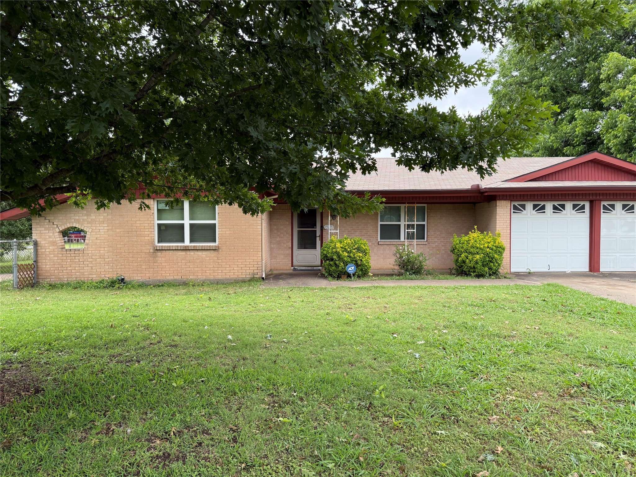 900 Crockett DR, Fort Worth, TX 76028