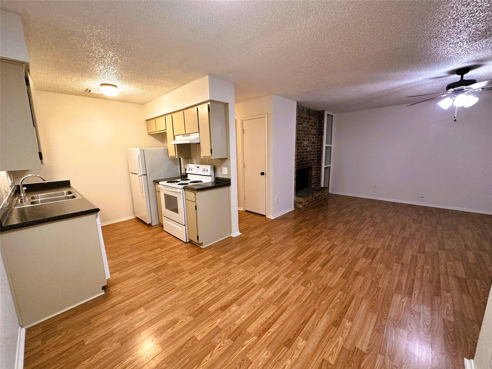 Arlington, TX 76012,505 Claire CT