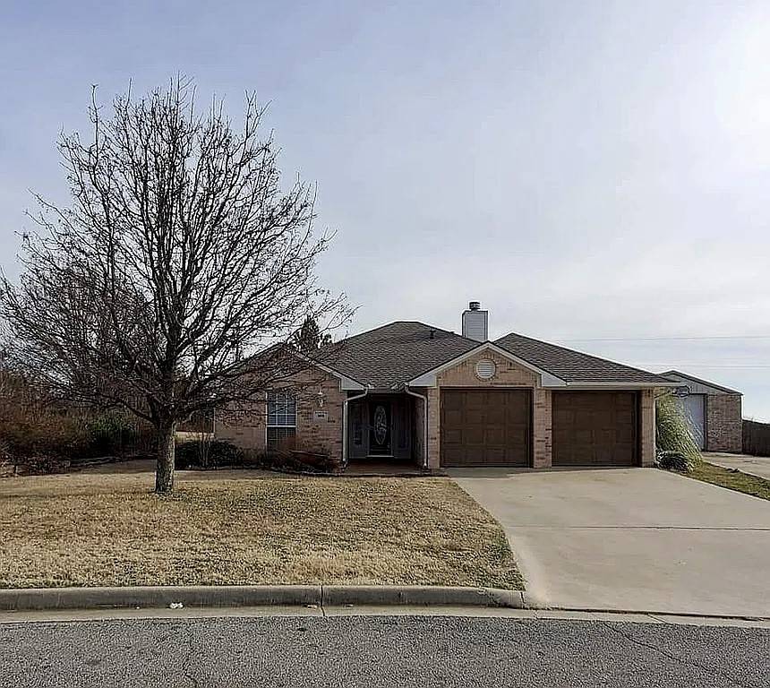 305 Bryant ST, Pottsboro, TX 75076