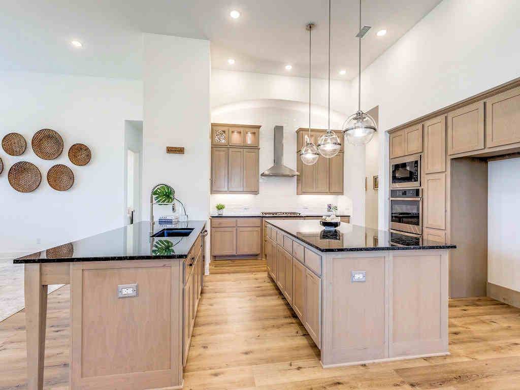 4124 Sandbrock Pkwy, Aubrey, TX 76227