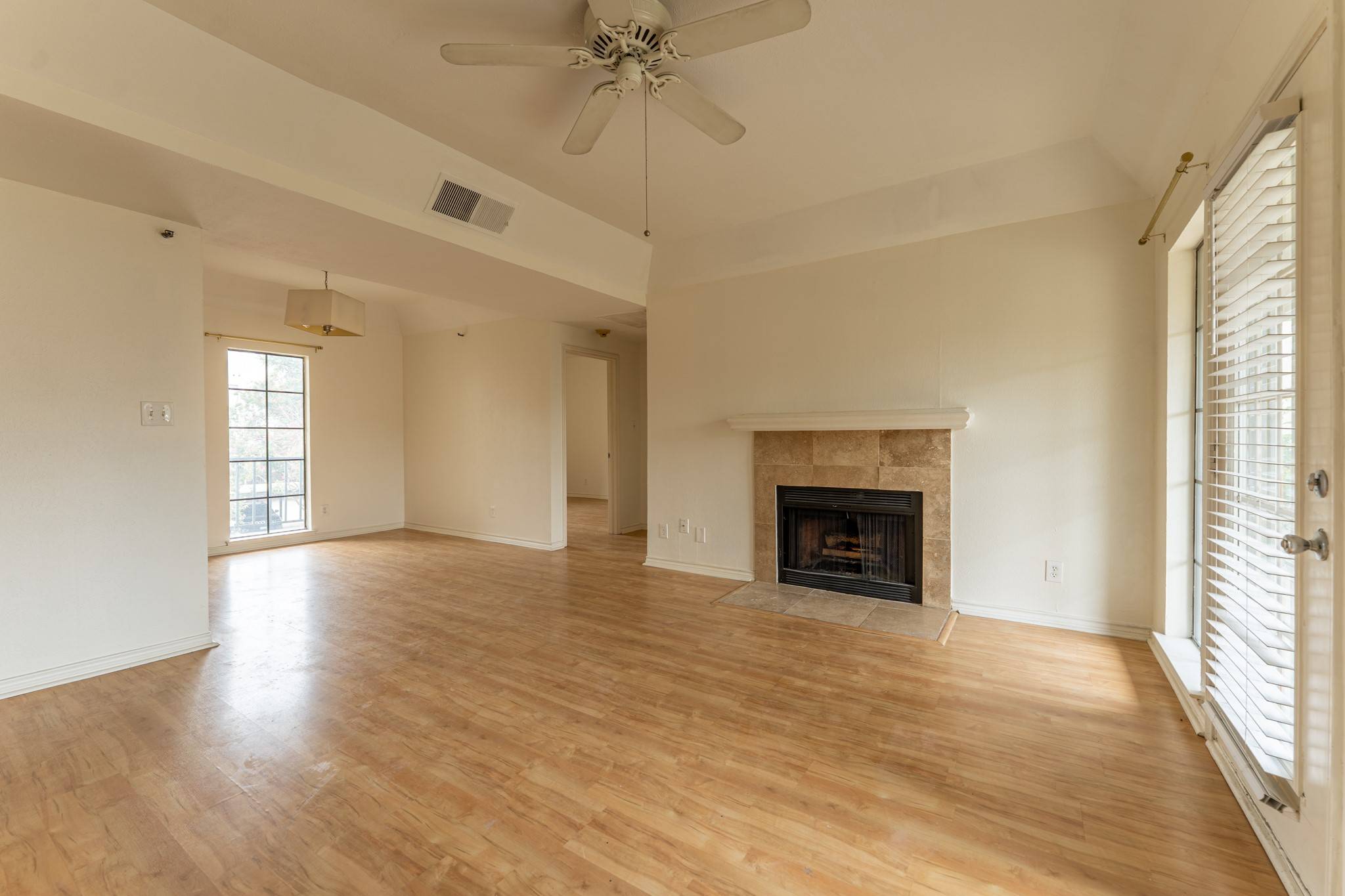Dallas, TX 75204,3105 san jacinto ST #210