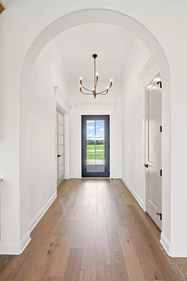 Weatherford, TX 76087,548 Royal Santana RUN