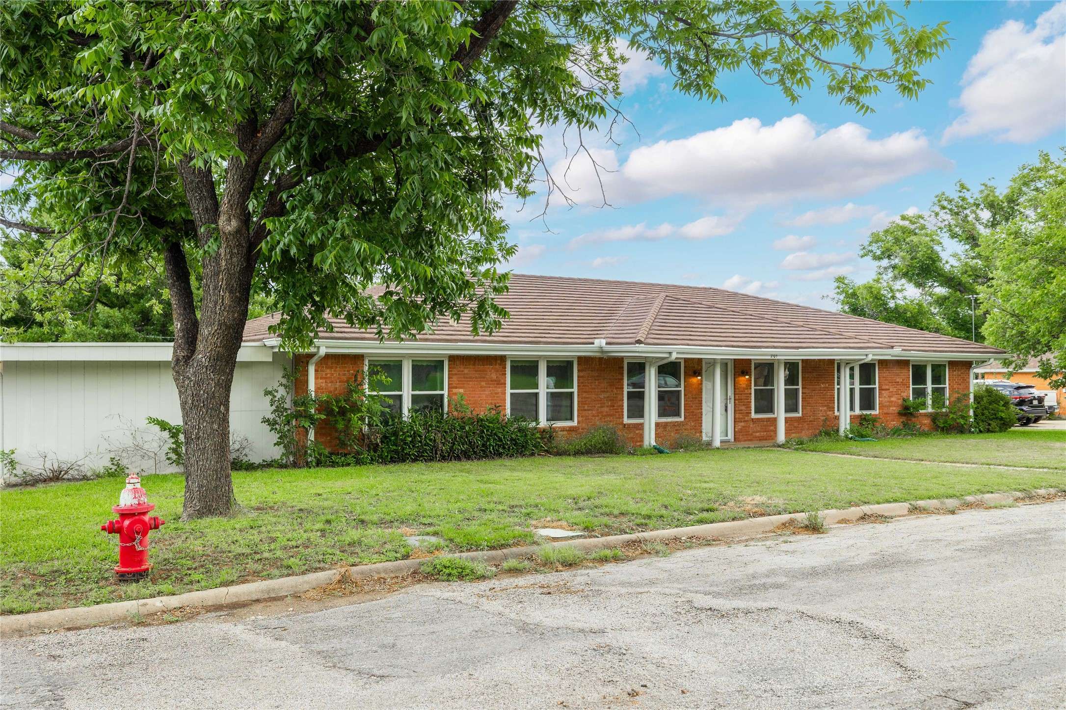 Coleman, TX 76834,201 Palestine ST