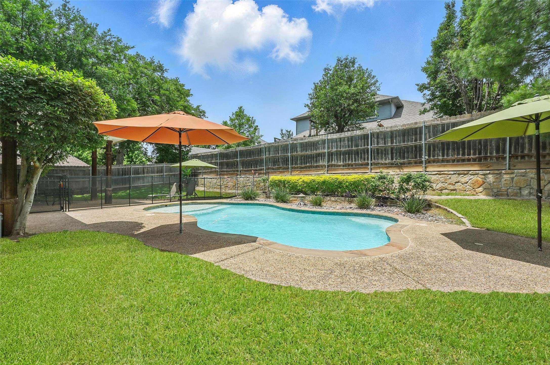 7917 Chapelwood DR, North Richland Hills, TX 76182