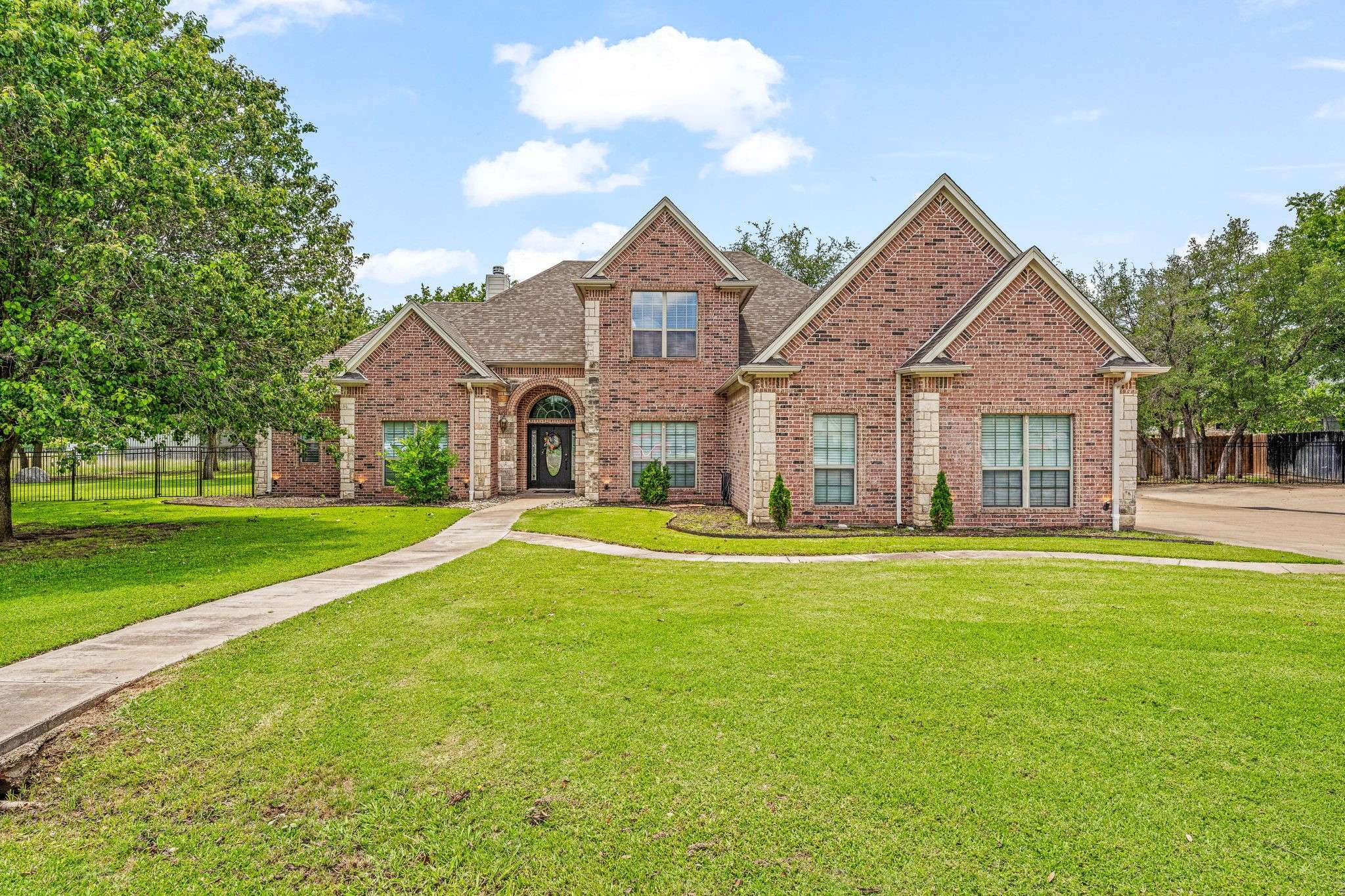 108 Brandy LN, Stephenville, TX 76401