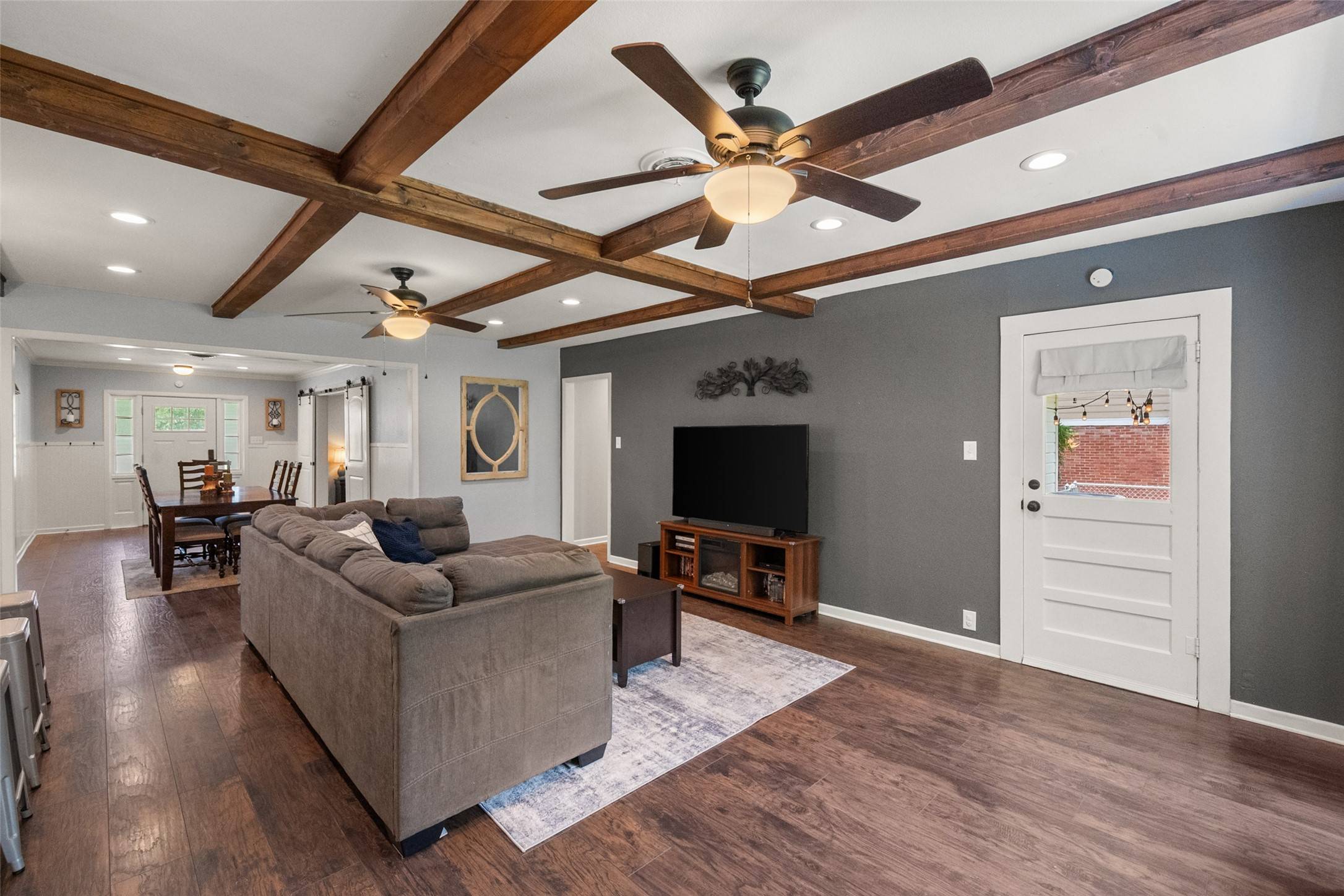 803 S Rusk ST, Gainesville, TX 76240
