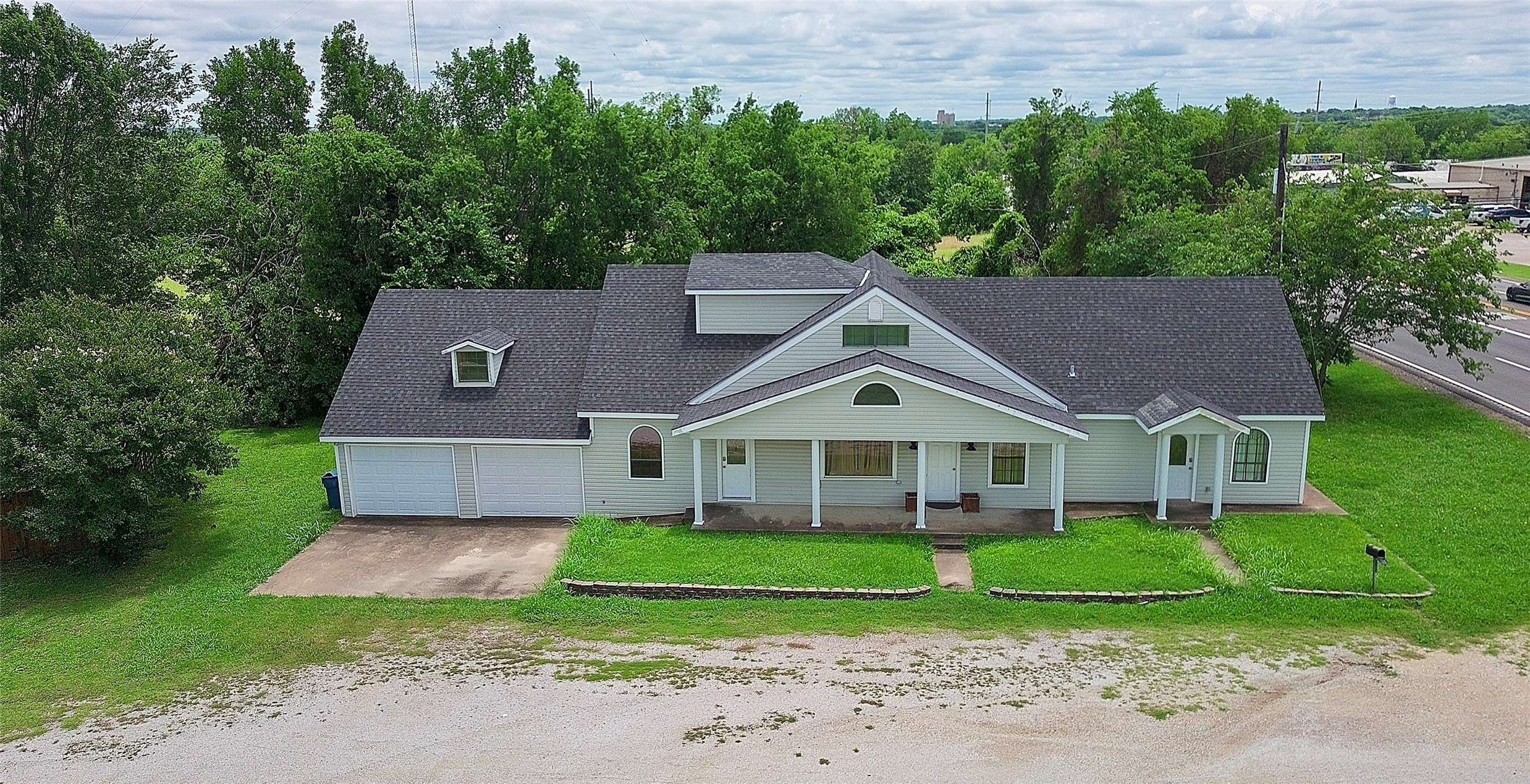 1501 N Business 45, Corsicana, TX 75110