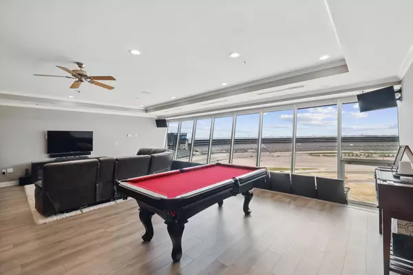 3575 Lone Star CIR #909, Fort Worth, TX 76177