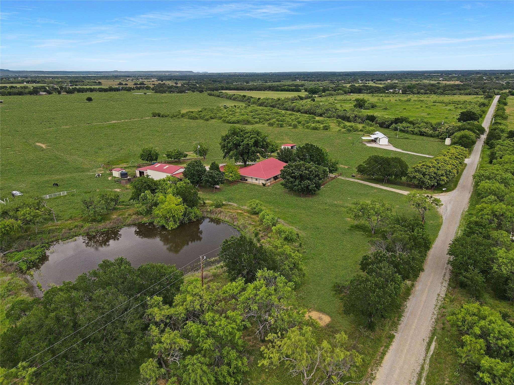 434 Thornton LN, Palo Pinto, TX 76484